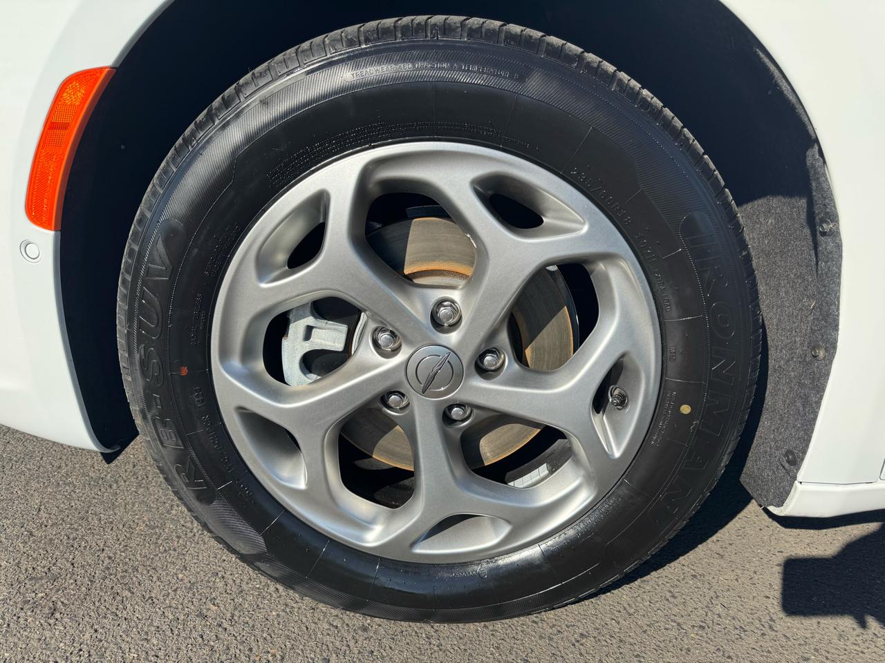 Chrysler Pacifica Limited FWD 2022