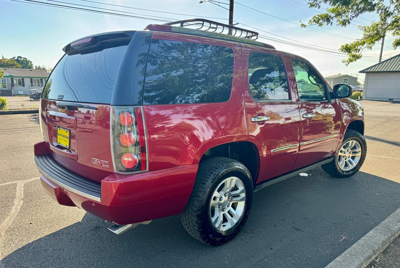 GMC Yukon AWD 4dr 1500 Denali 2012