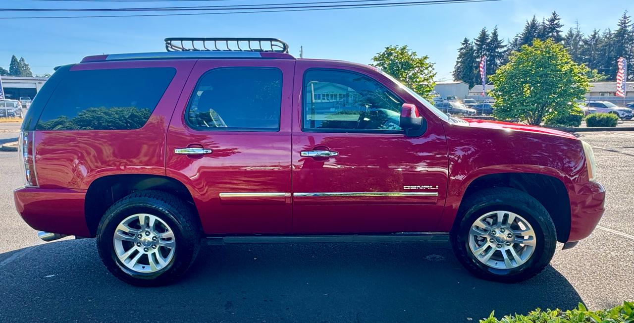 GMC Yukon AWD 4dr 1500 Denali 2012