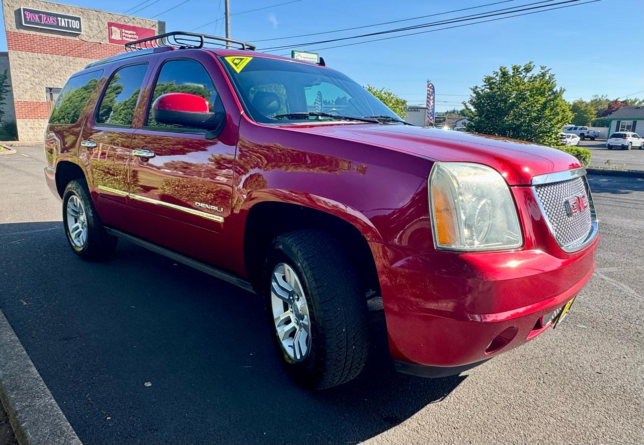 GMC Yukon AWD 4dr 1500 Denali 2012
