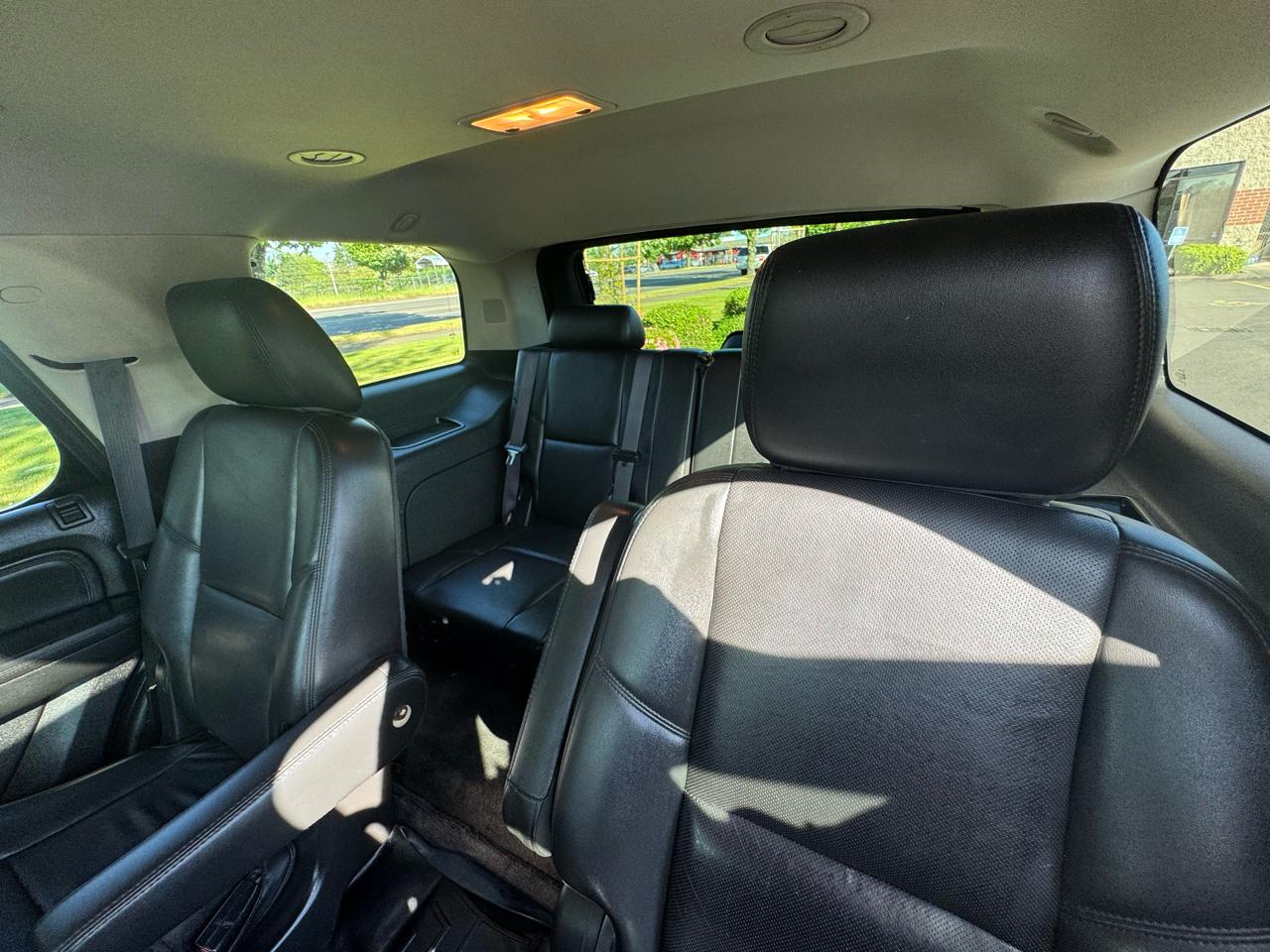 GMC Yukon AWD 4dr 1500 Denali 2012