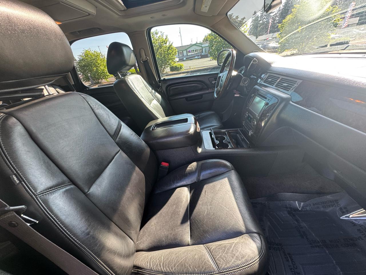 GMC Yukon AWD 4dr 1500 Denali 2012