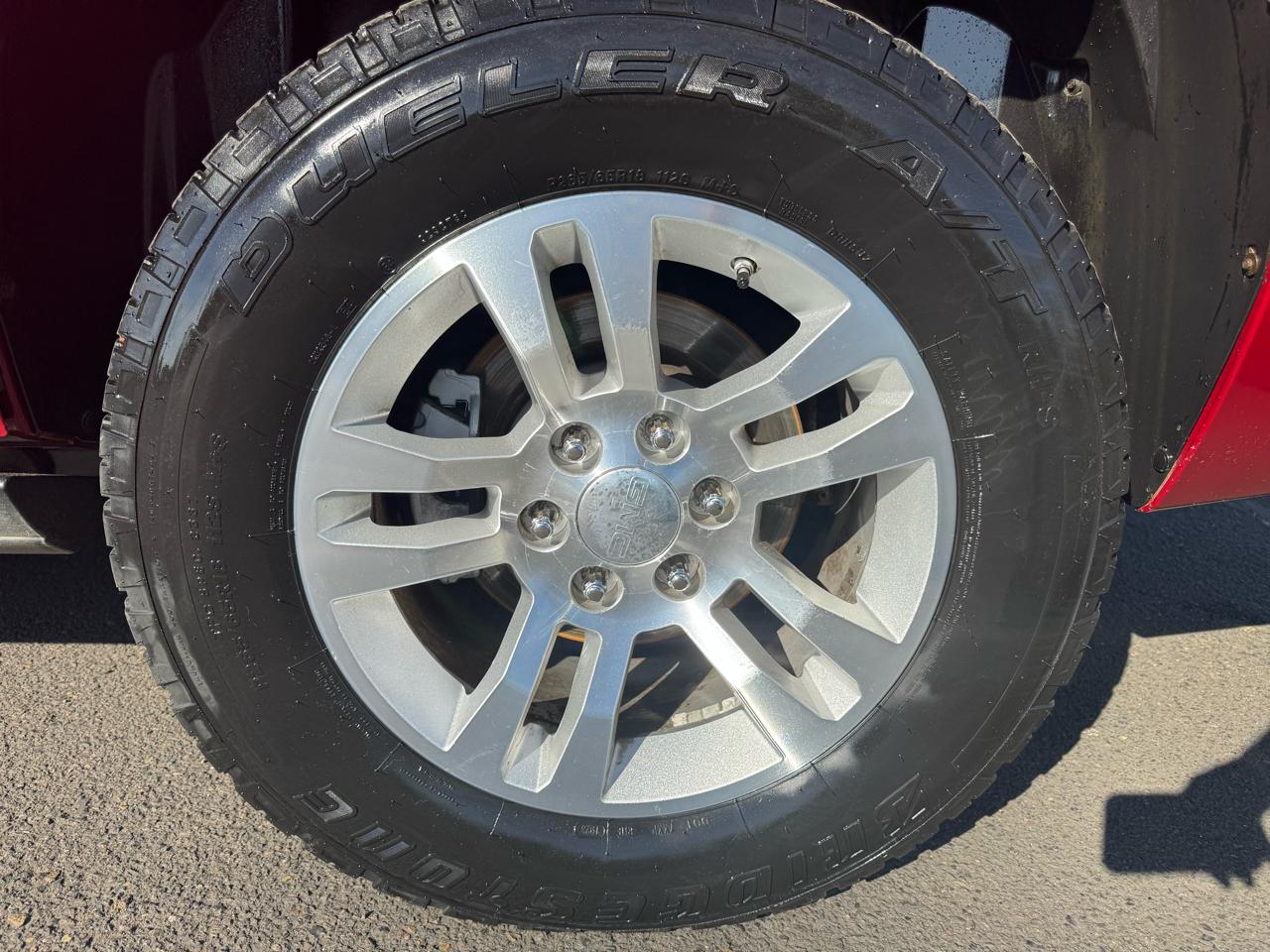 GMC Yukon AWD 4dr 1500 Denali 2012