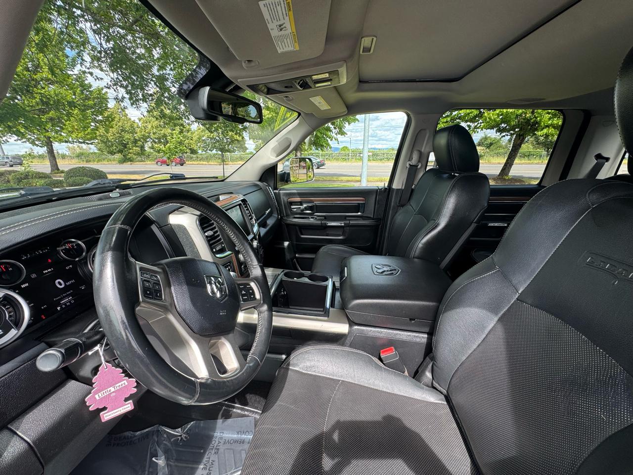 RAM 1500 4WD Crew Cab 149" Laramie 2014