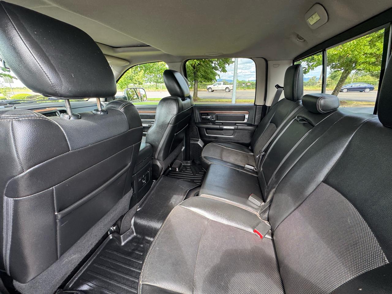 RAM 1500 4WD Crew Cab 149" Laramie 2014