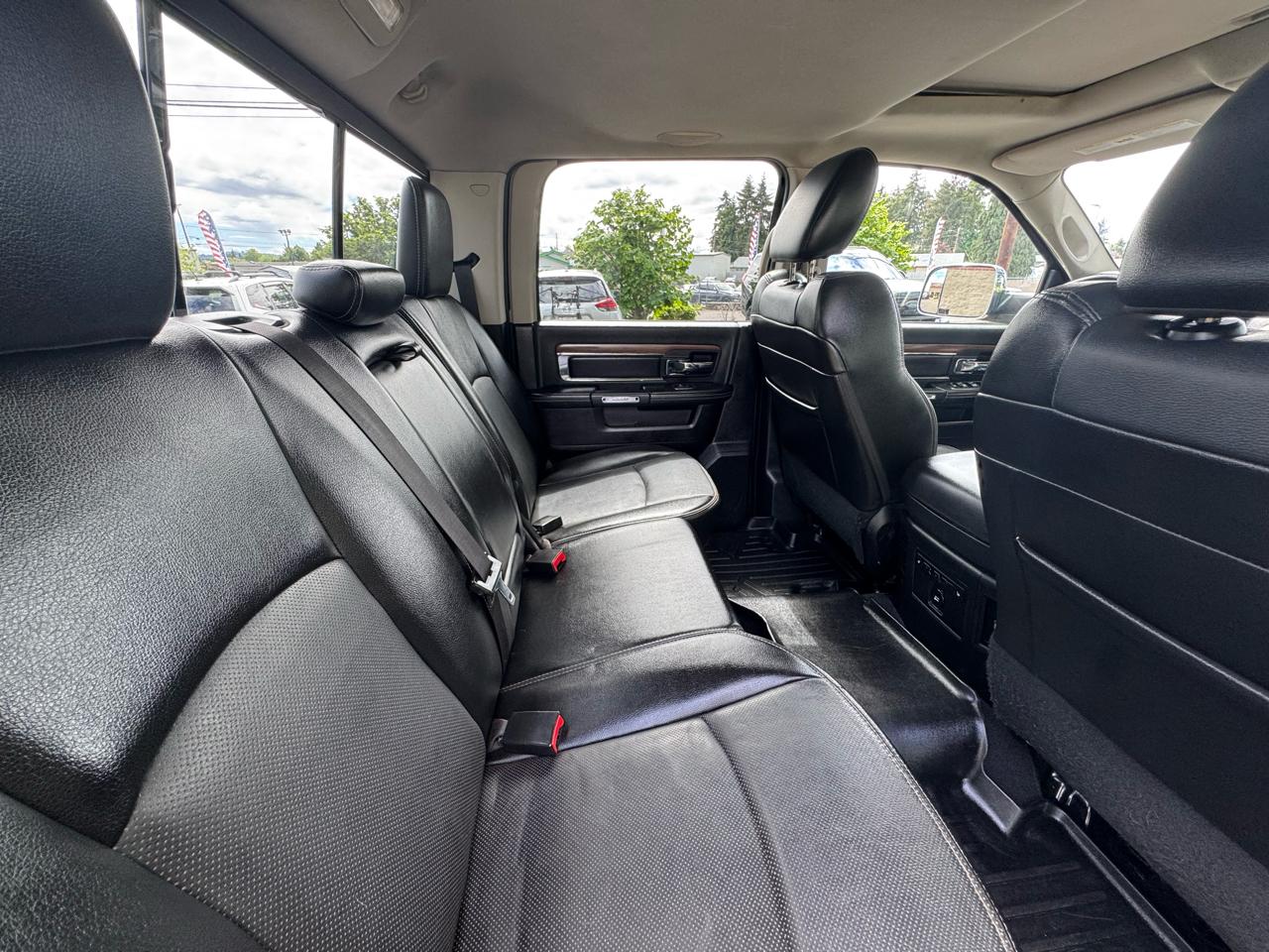 RAM 1500 4WD Crew Cab 149" Laramie 2014