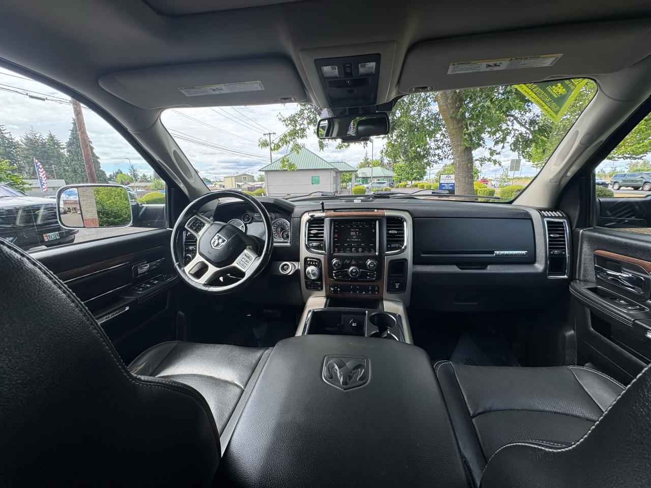 RAM 1500 4WD Crew Cab 149" Laramie 2014