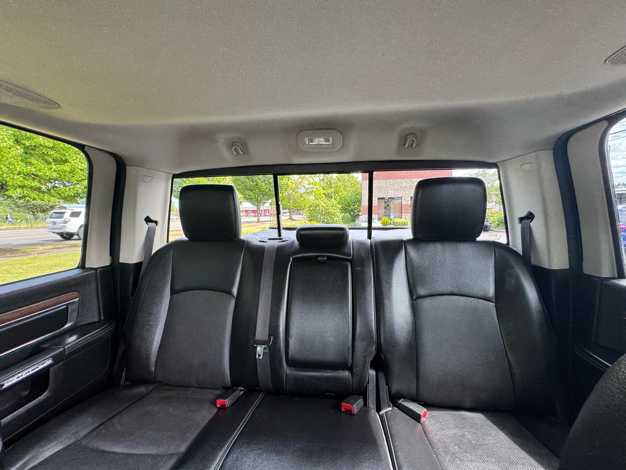 RAM 1500 4WD Crew Cab 149" Laramie 2014