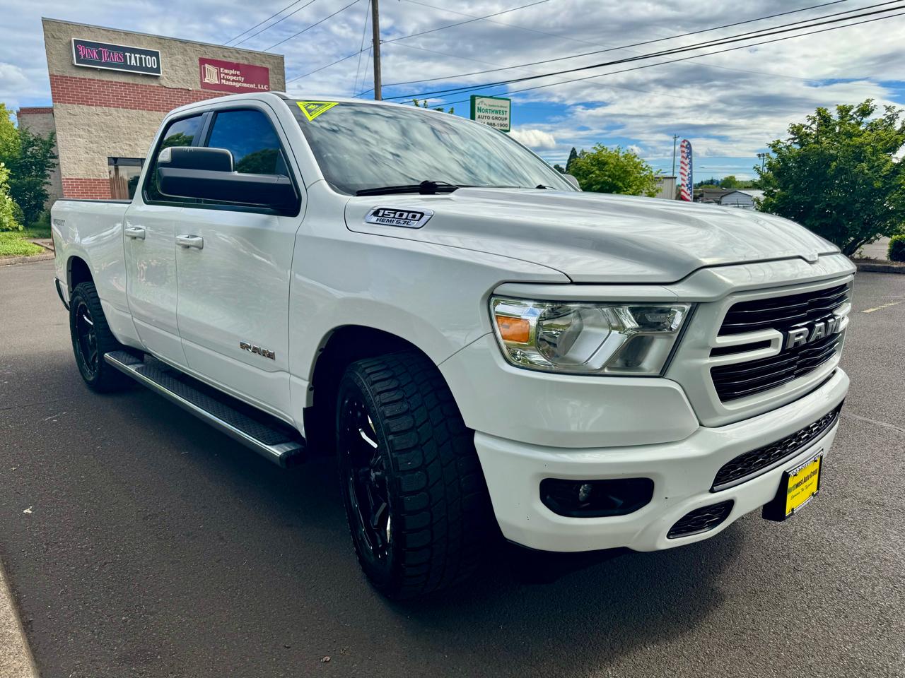 RAM 1500 Big Horn 4x2 Quad Cab 6'4" Box 2020