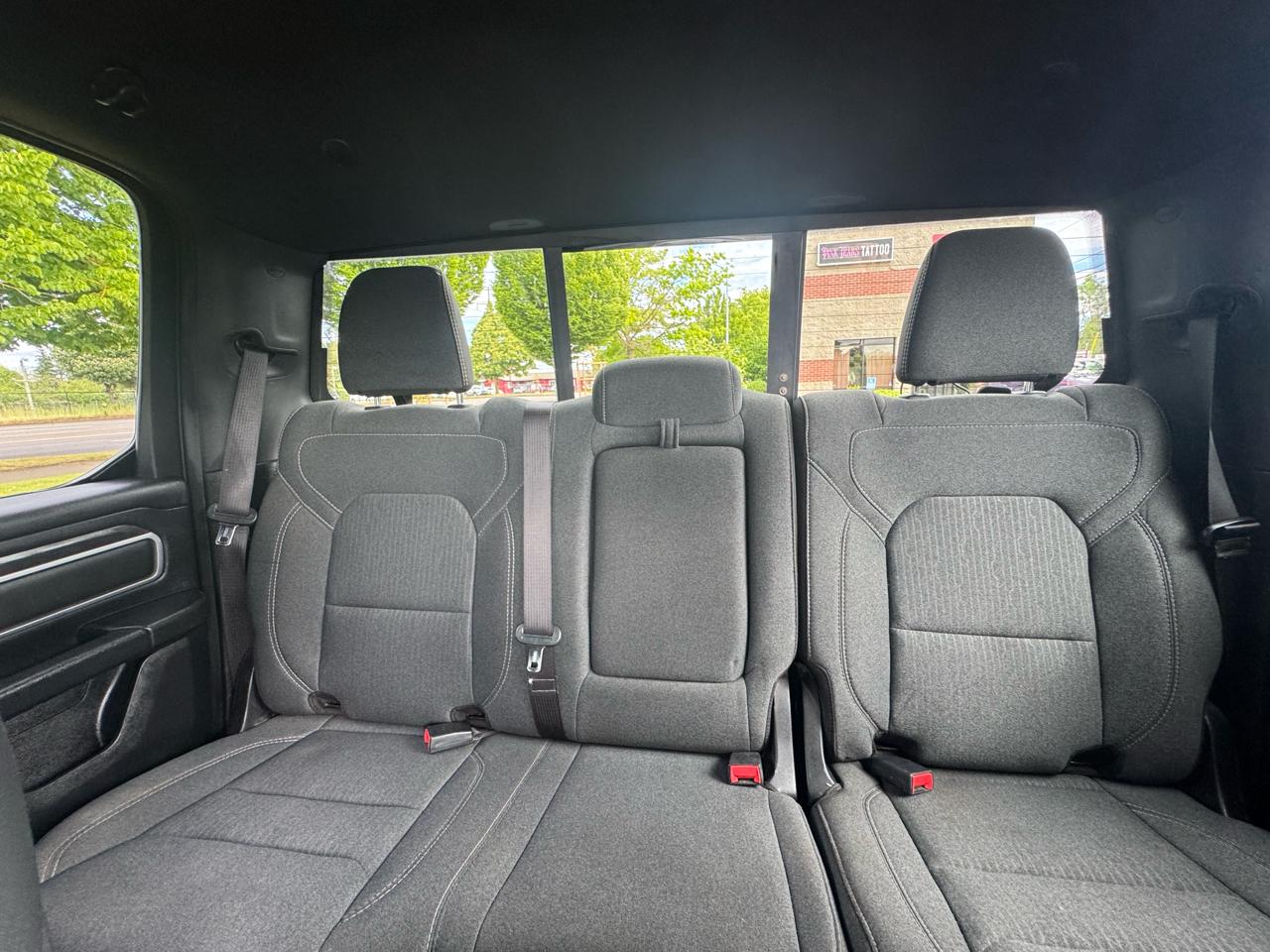 RAM 1500 Big Horn 4x2 Quad Cab 6'4" Box 2020