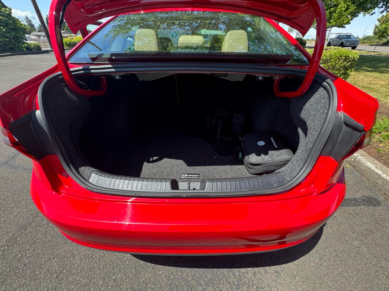 Volkswagen Jetta R-Line Auto w/SULEV 2019