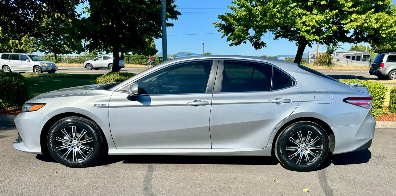 Toyota Camry Hybrid LE CVT (Natl) 2019