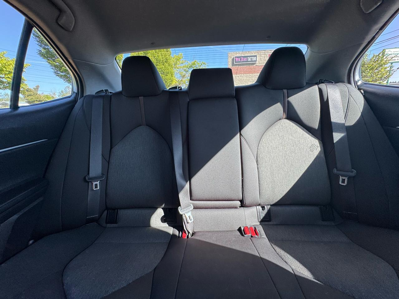 Toyota Camry Hybrid LE CVT (Natl) 2019
