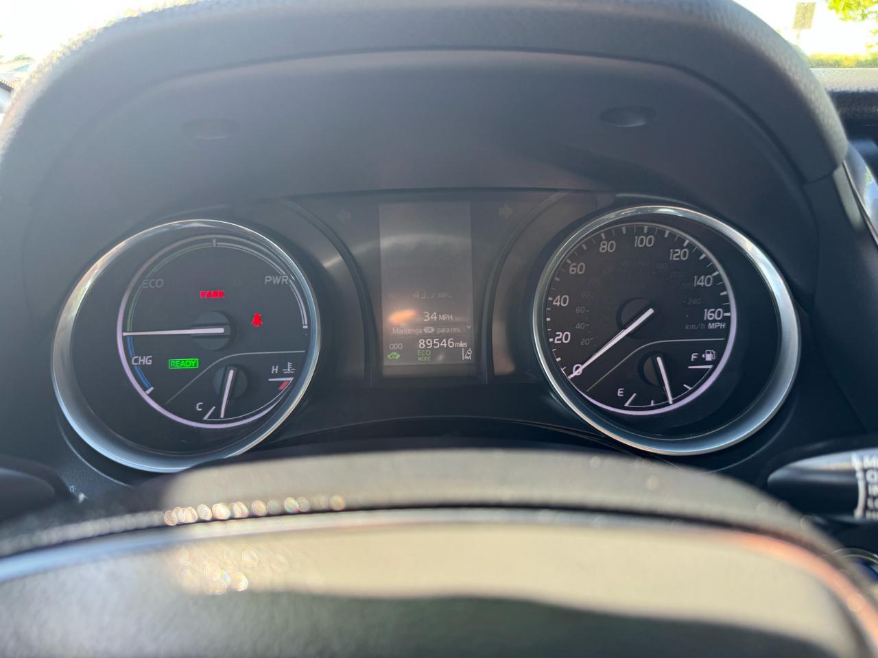 Toyota Camry Hybrid LE CVT (Natl) 2019