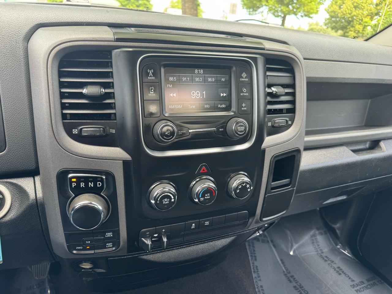 RAM 1500 4WD Reg Cab 140.5" Tradesman 2015
