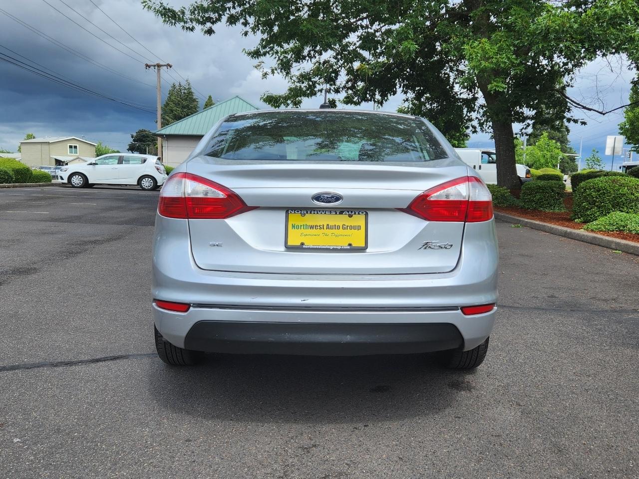 Ford Fiesta 4dr Sdn SE 2016