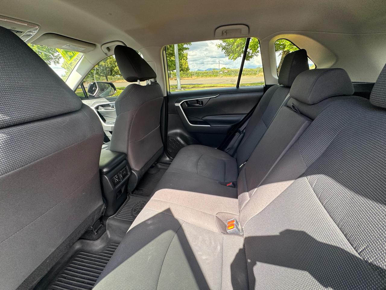 Toyota RAV4 LE AWD (Natl) 2022