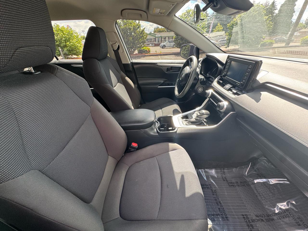 Toyota RAV4 LE AWD (Natl) 2022