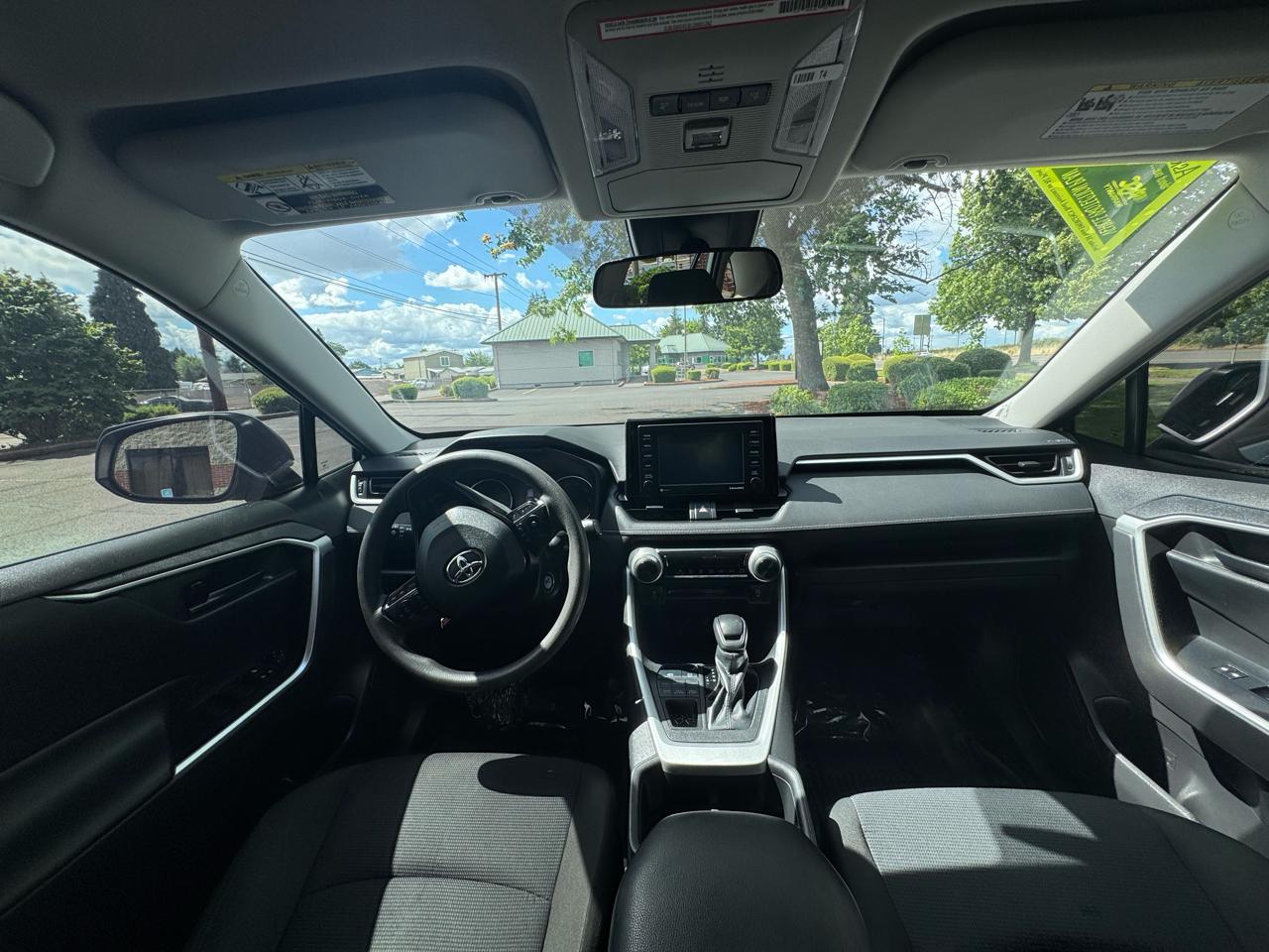 Toyota RAV4 LE AWD (Natl) 2022