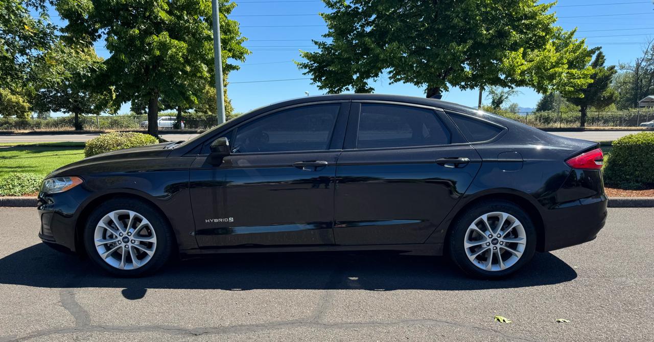 Ford Fusion Hybrid SE FWD 2019
