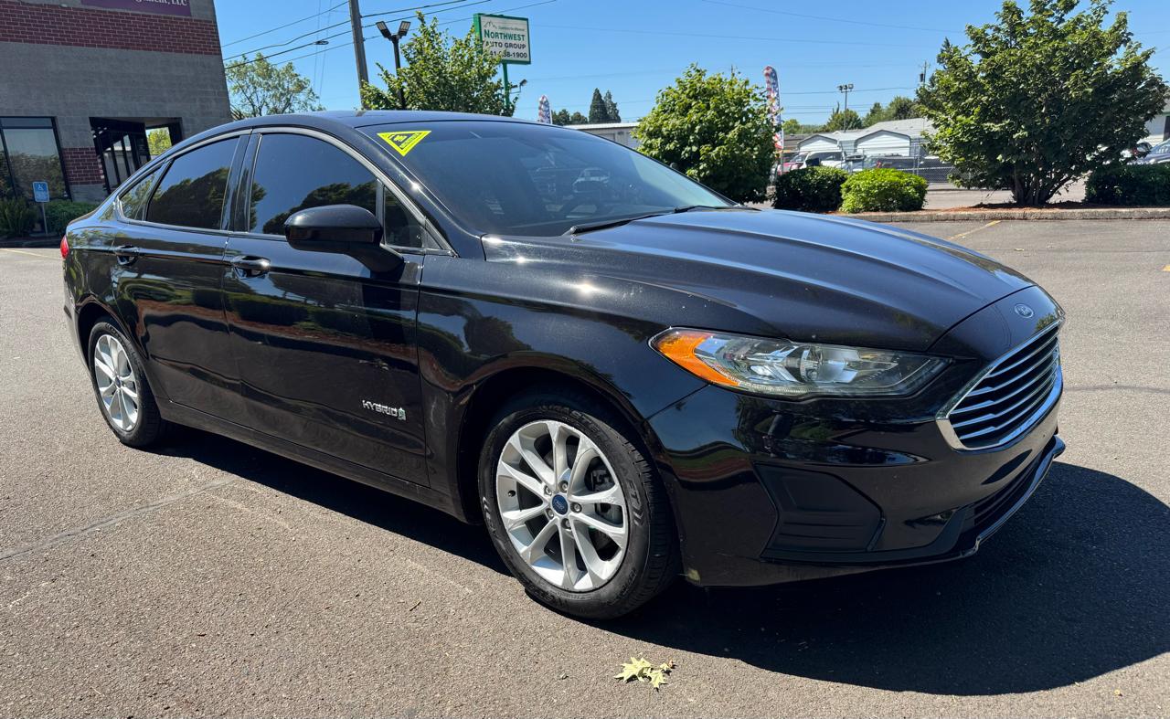 Ford Fusion Hybrid SE FWD 2019