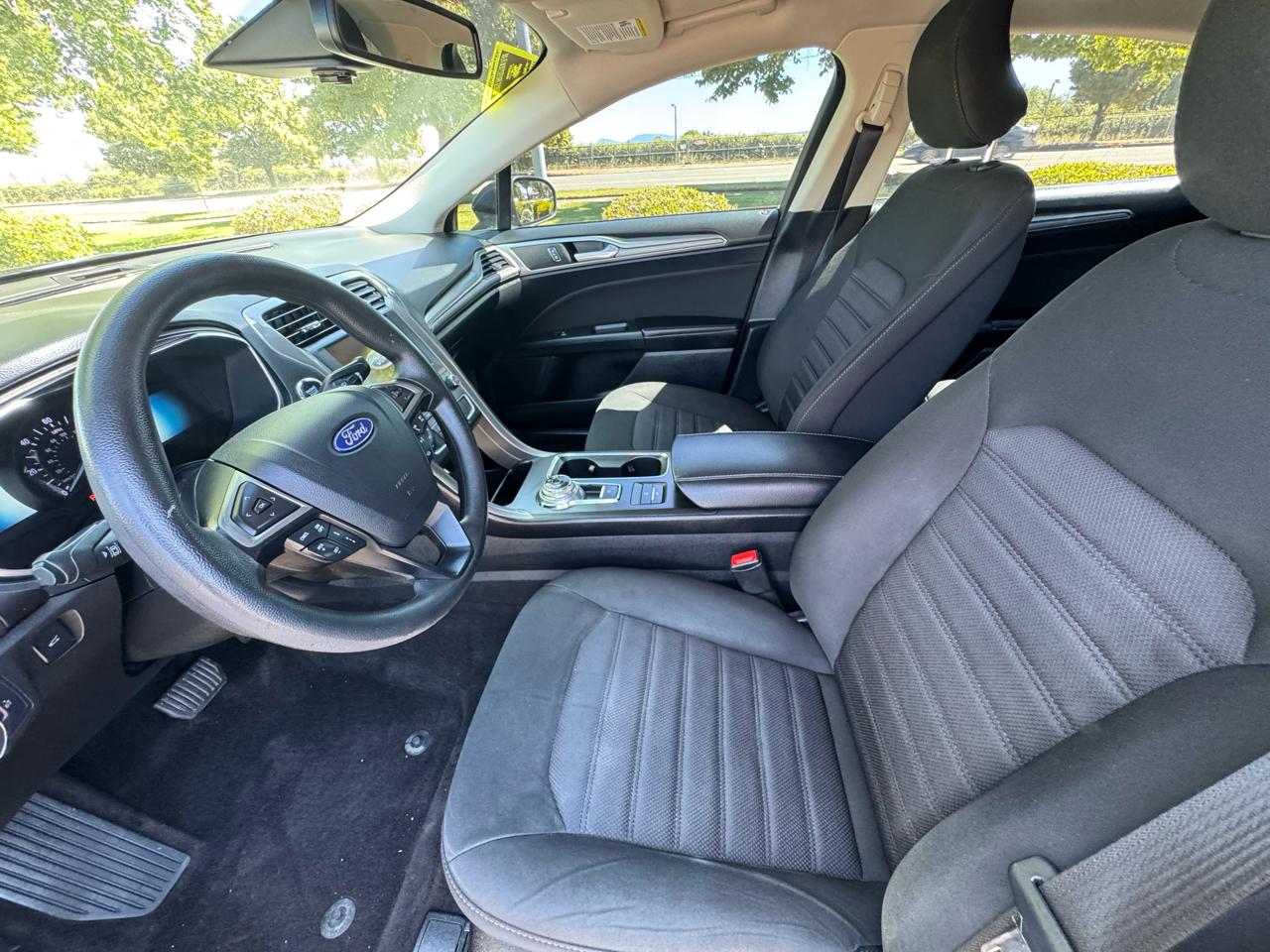 Ford Fusion Hybrid SE FWD 2019