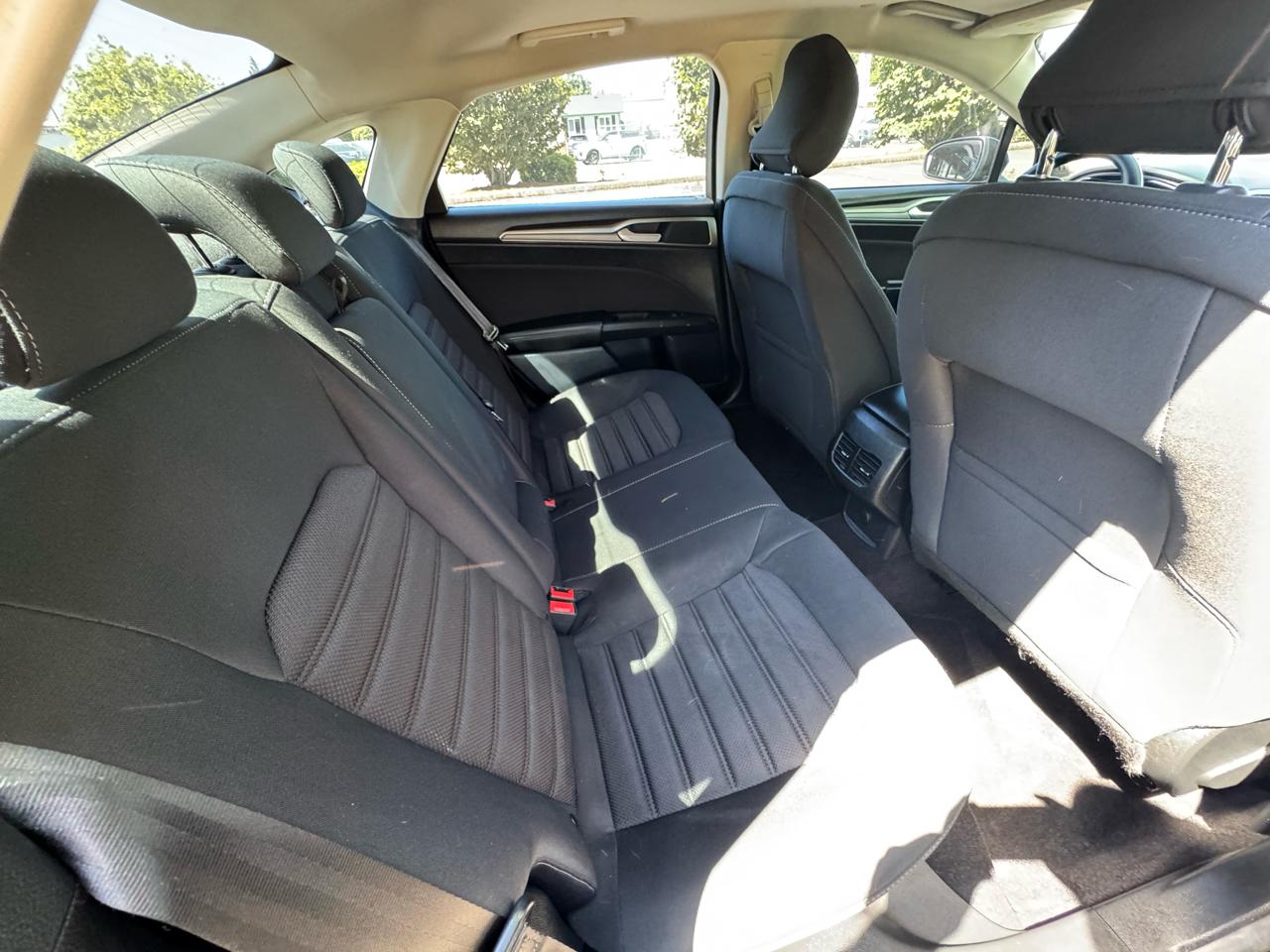 Ford Fusion Hybrid SE FWD 2019
