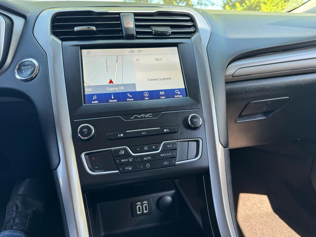 Ford Fusion Hybrid SE FWD 2019