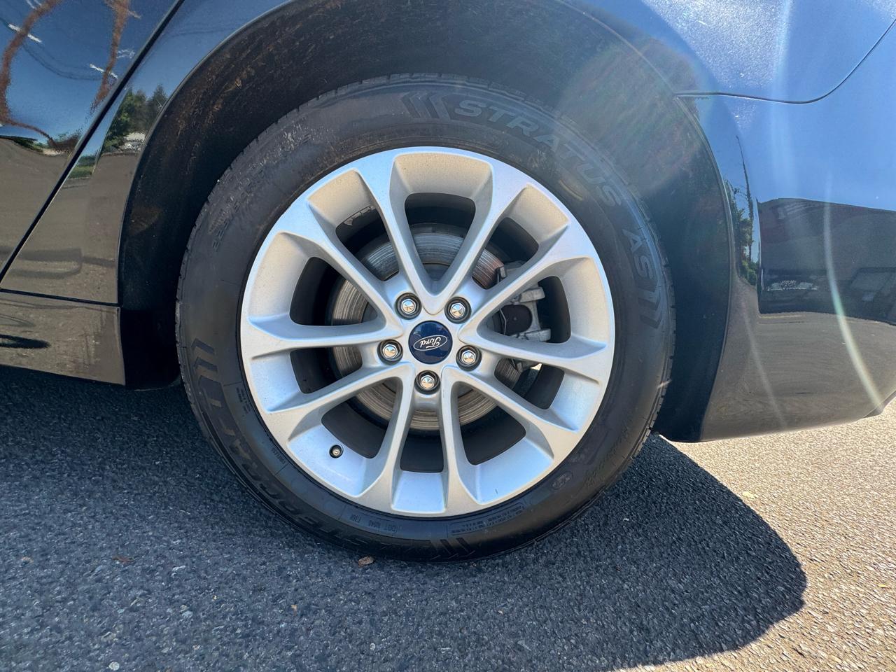 Ford Fusion Hybrid SE FWD 2019