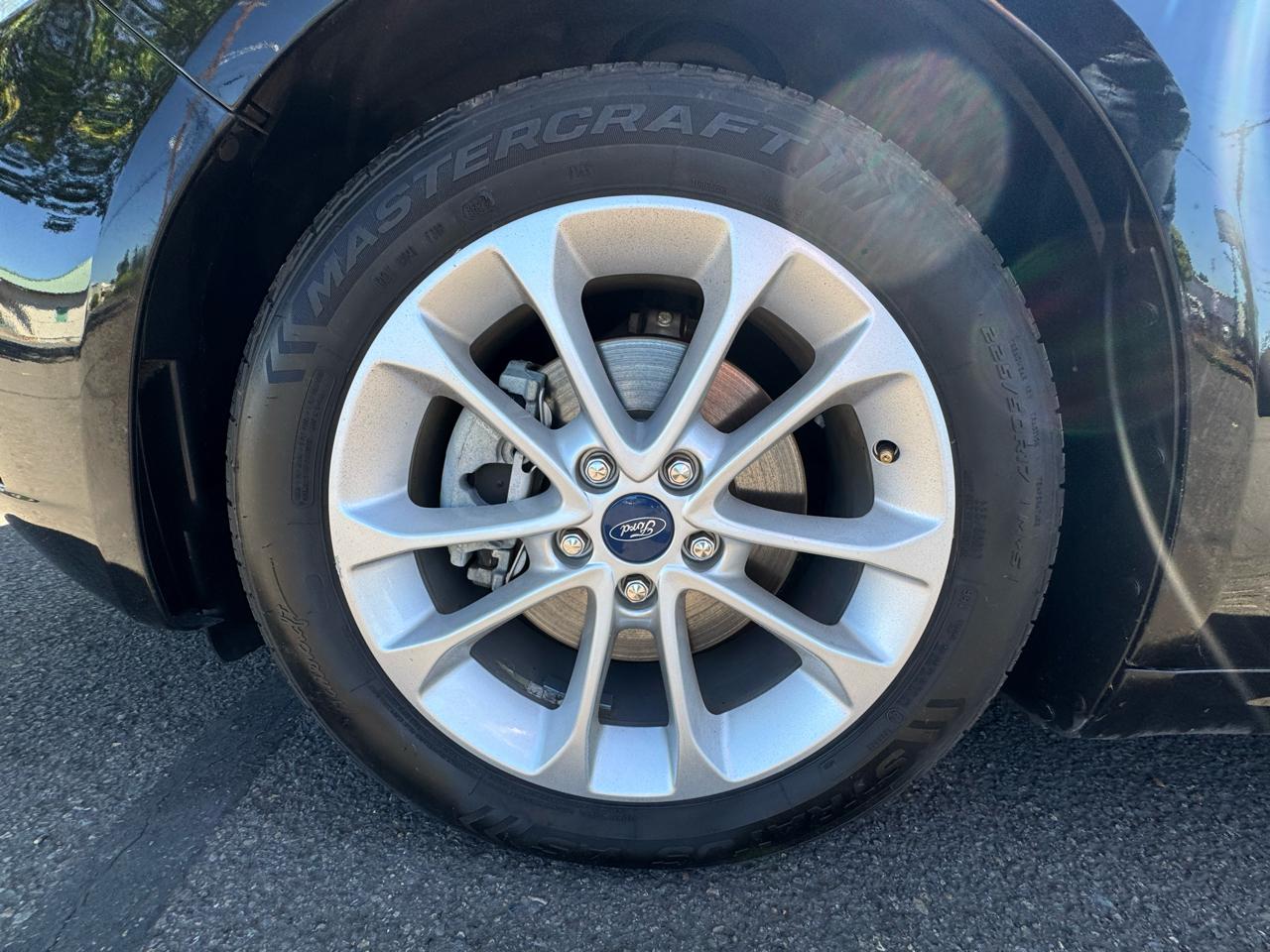 Ford Fusion Hybrid SE FWD 2019