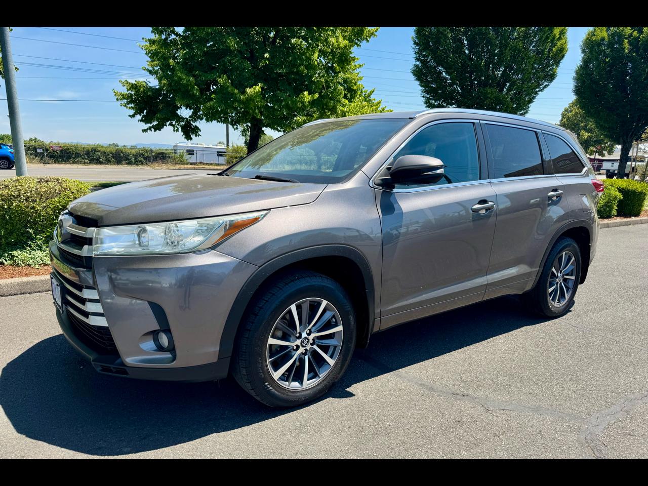 Toyota Highlander XLE V6 AWD (Natl) 2017