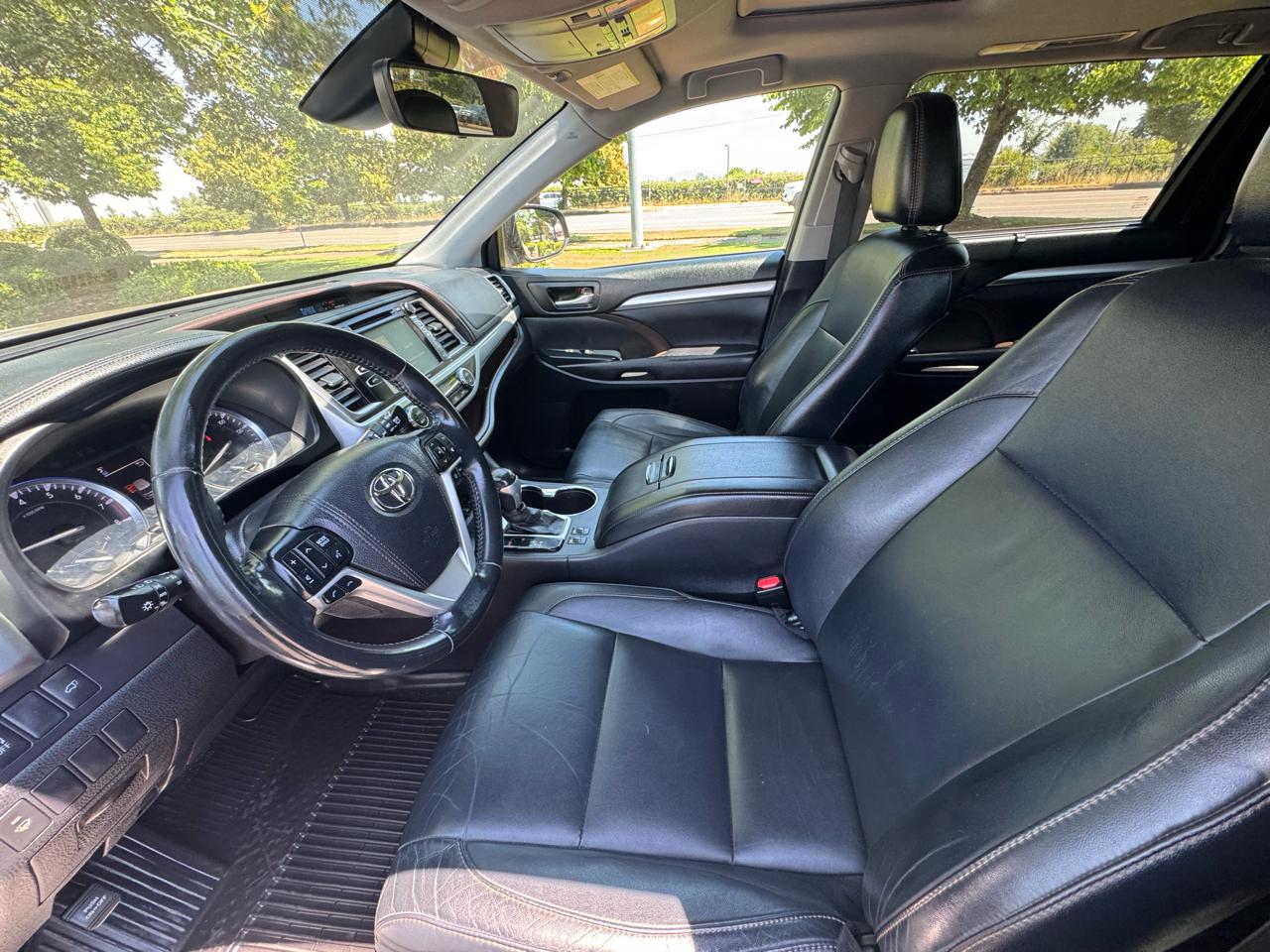 Toyota Highlander XLE V6 AWD (Natl) 2017