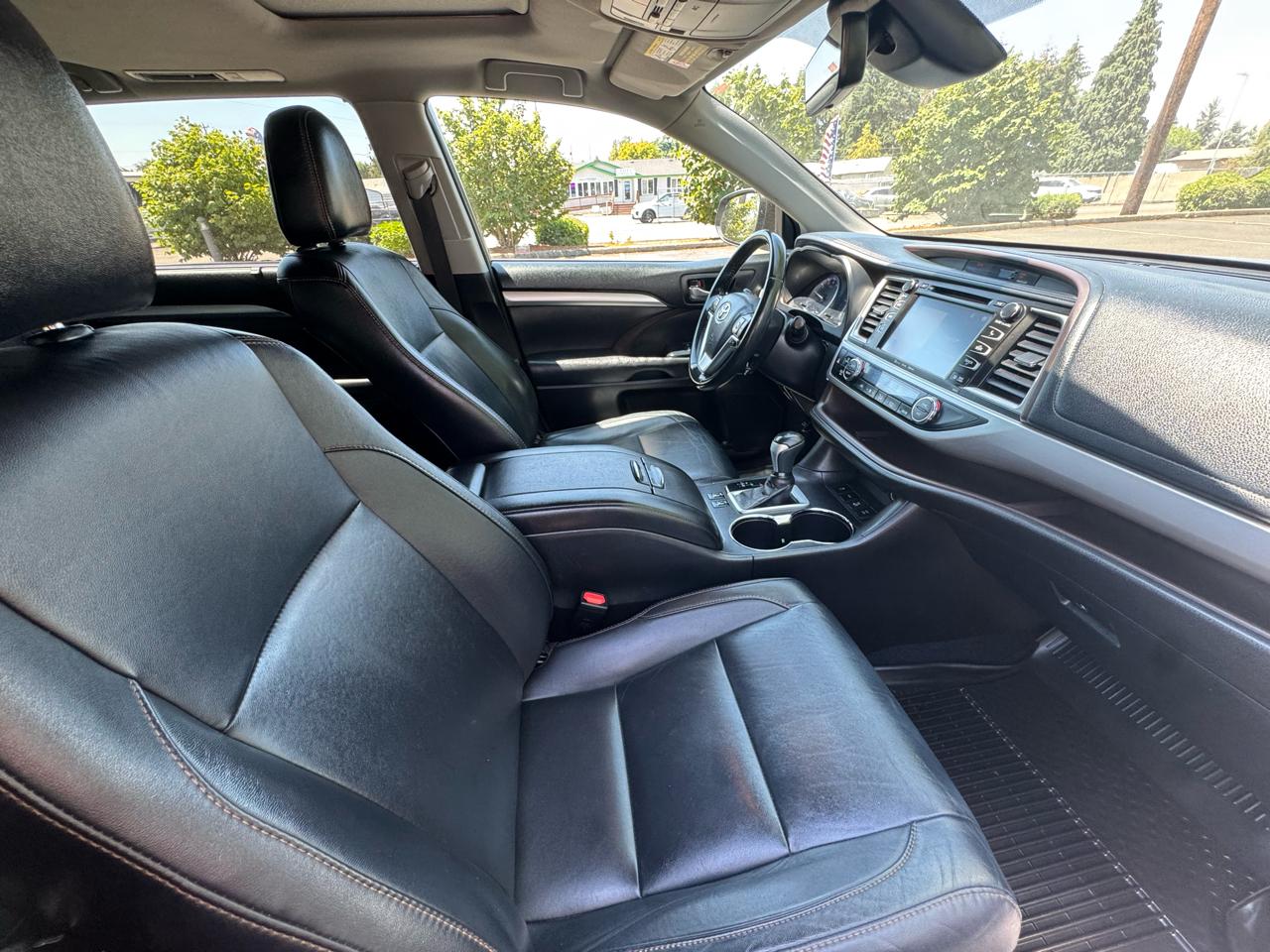 Toyota Highlander XLE V6 AWD (Natl) 2017
