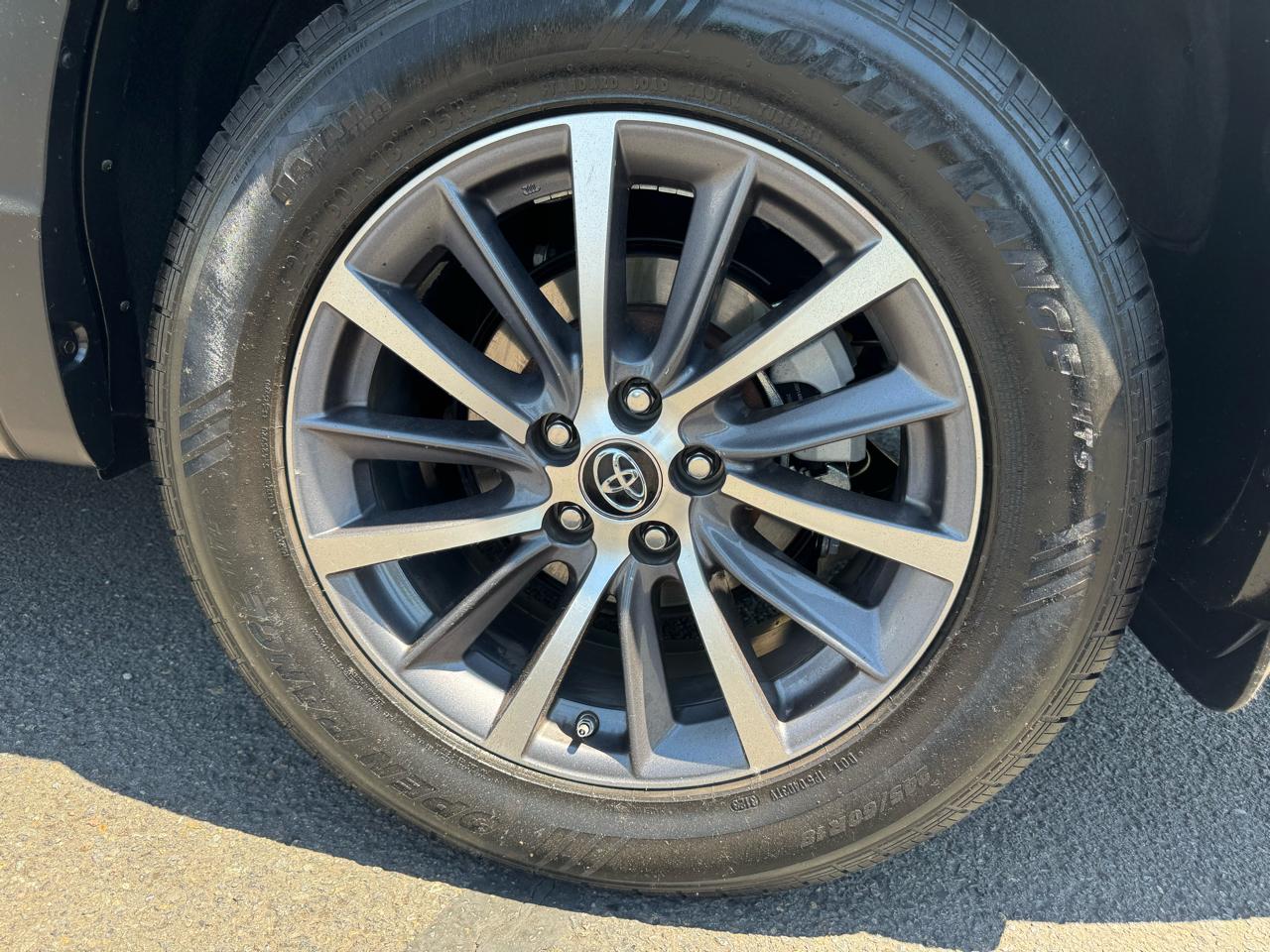 Toyota Highlander XLE V6 AWD (Natl) 2017