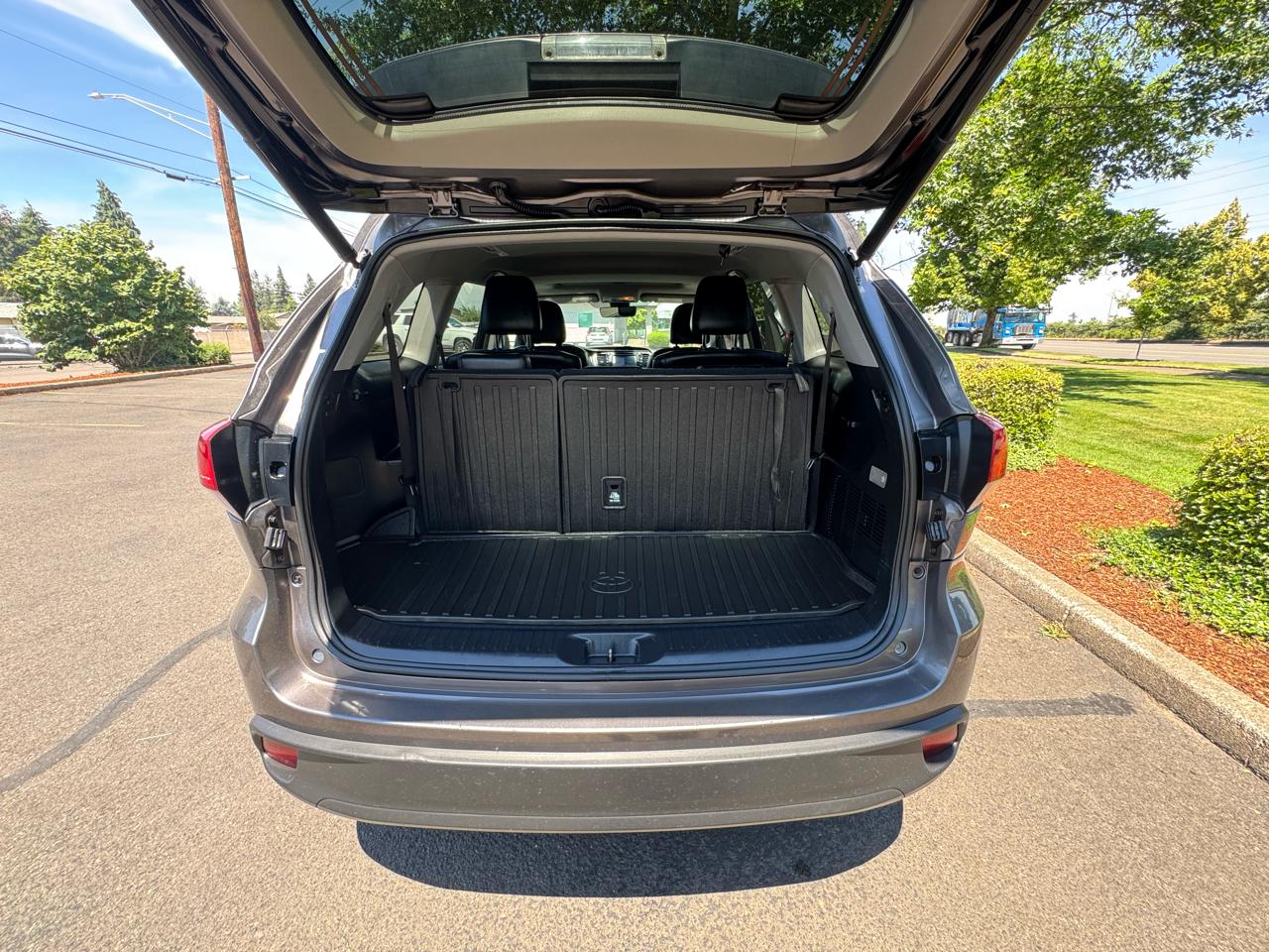 Toyota Highlander XLE V6 AWD (Natl) 2017