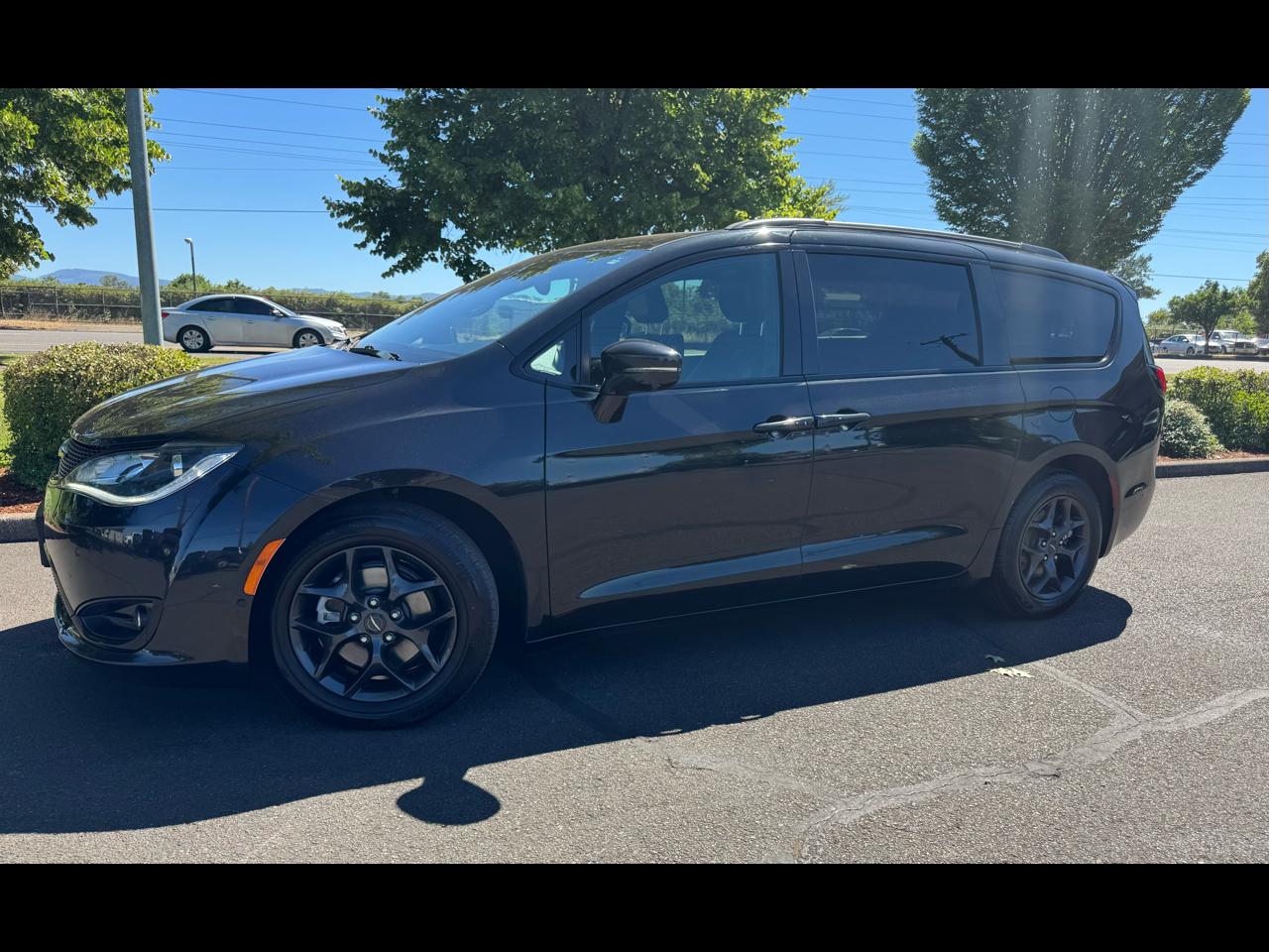 2018 Chrysler Pacifica Limited FWD