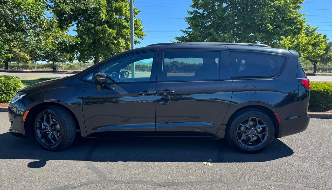 Chrysler Pacifica Limited FWD 2018