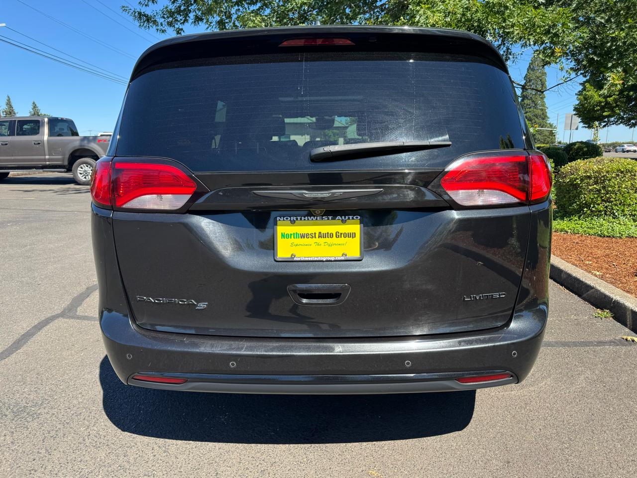 Chrysler Pacifica Limited FWD 2018