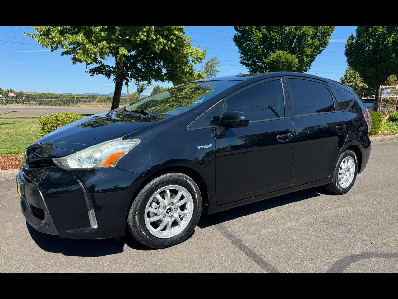 Toyota Prius V 5dr Wgn Three (Natl) 2015