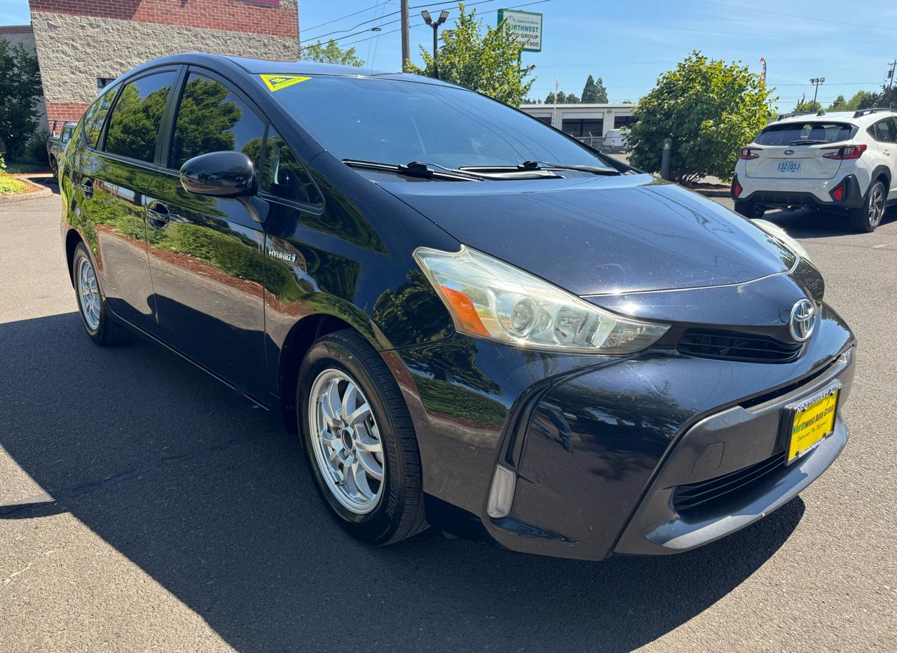 Toyota Prius V 5dr Wgn Three (Natl) 2015