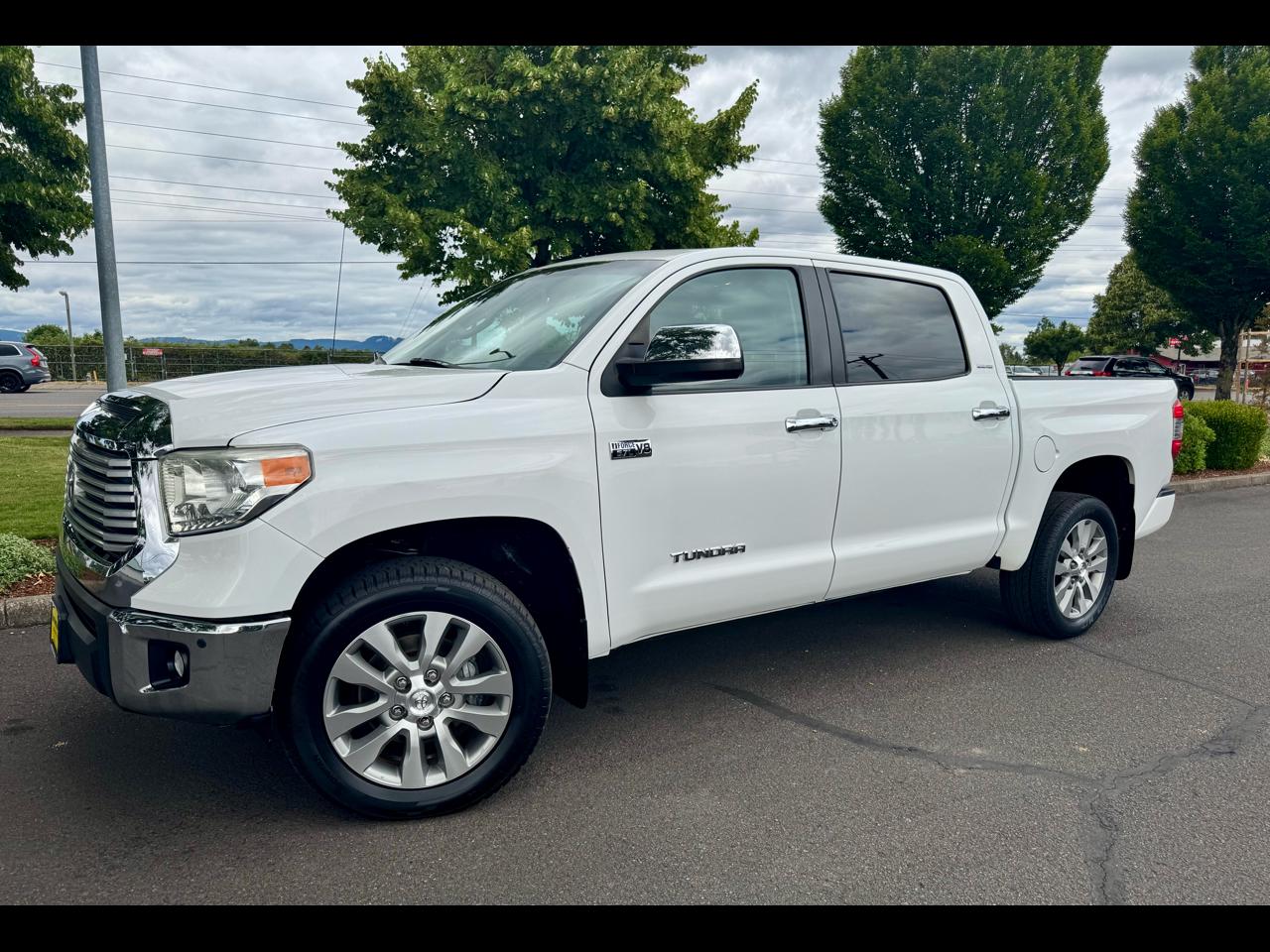 White 2014 Toyota Tundra Pickup Truck Four-Wheel Drive Automatic