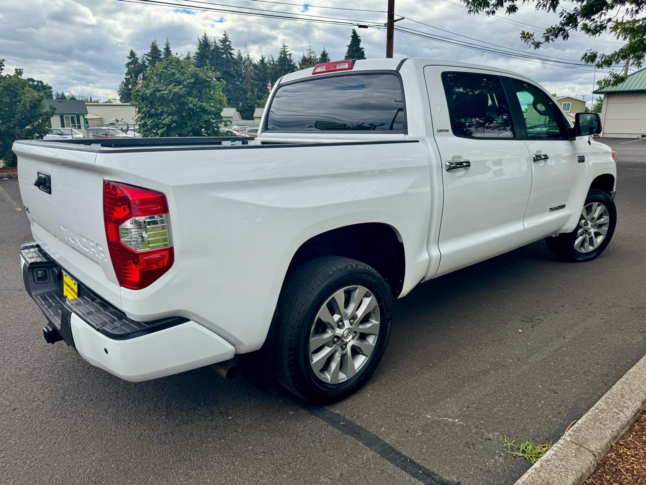 Toyota Tundra 4WD Truck CrewMax 5.7L V8 6-Spd AT LTD (Natl) 2014