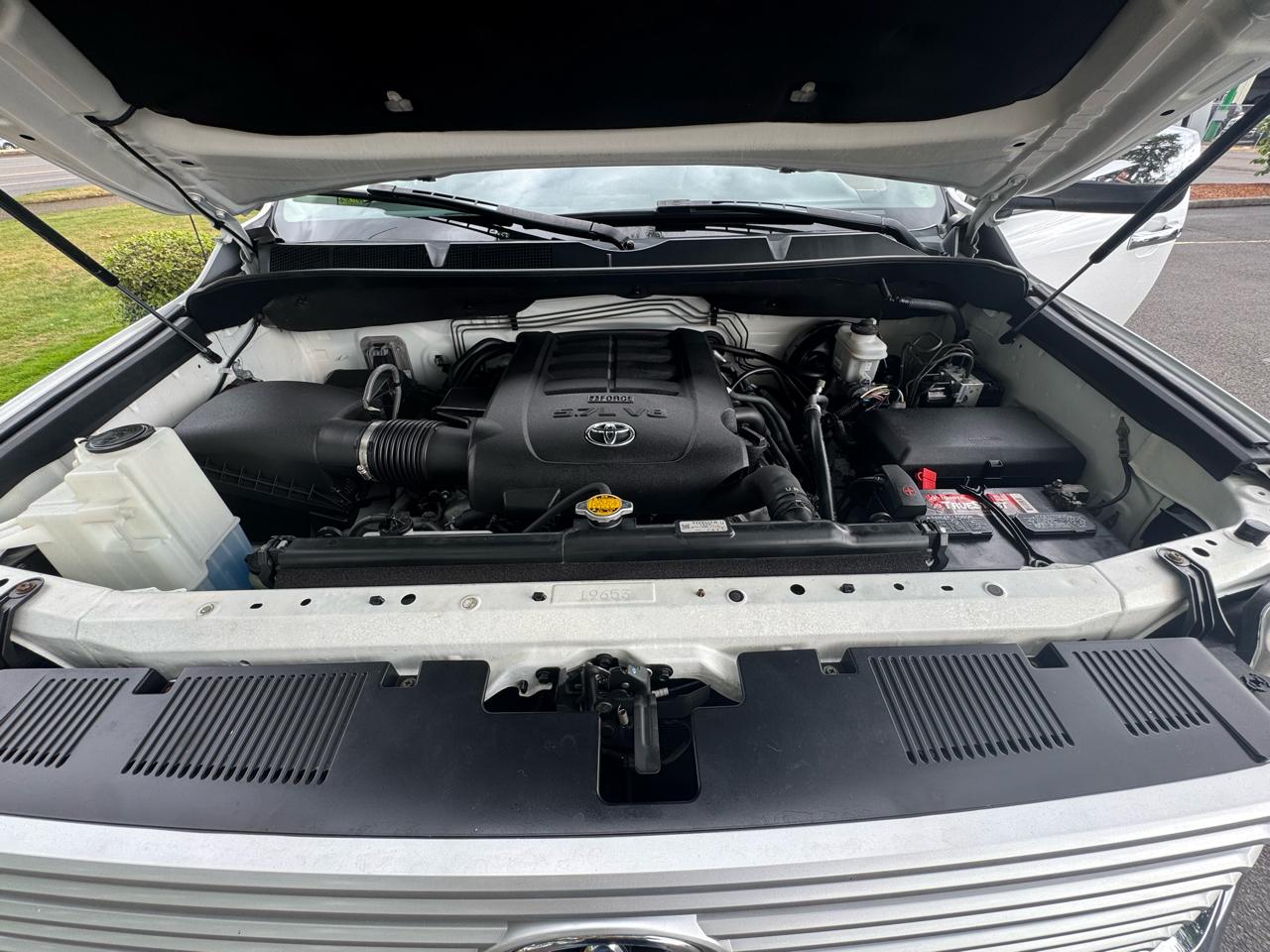 Toyota Tundra 4WD Truck CrewMax 5.7L V8 6-Spd AT LTD (Natl) 2014