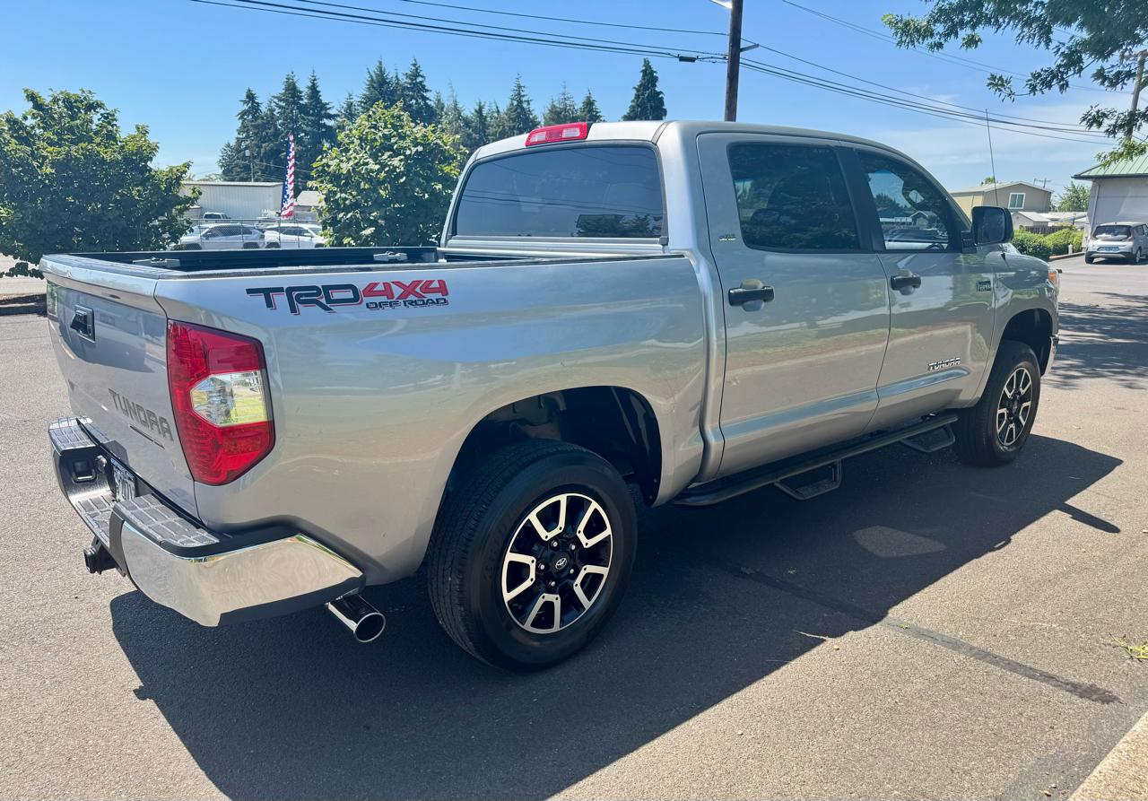 Toyota Tundra 4WD Truck CrewMax 5.7L V8 6-Spd AT SR5 (Natl) 2016