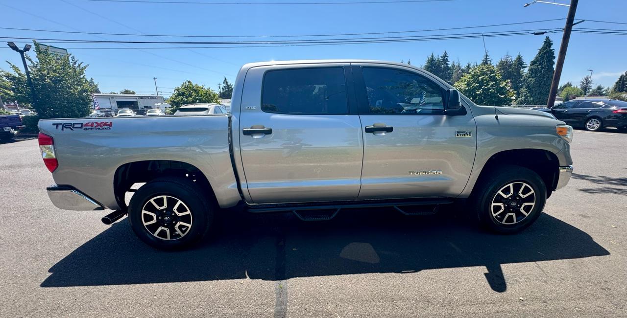 Toyota Tundra 4WD Truck CrewMax 5.7L V8 6-Spd AT SR5 (Natl) 2016