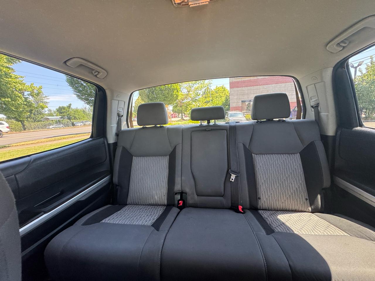 Toyota Tundra 4WD Truck CrewMax 5.7L V8 6-Spd AT SR5 (Natl) 2016