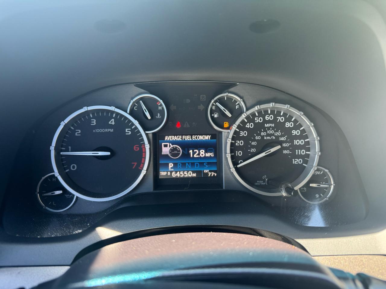Toyota Tundra 4WD Truck CrewMax 5.7L V8 6-Spd AT SR5 (Natl) 2016