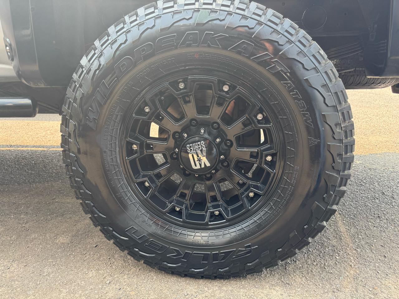 GMC Sierra 2500HD available WiFi 4WD Double Cab 144.2" SLE 2015