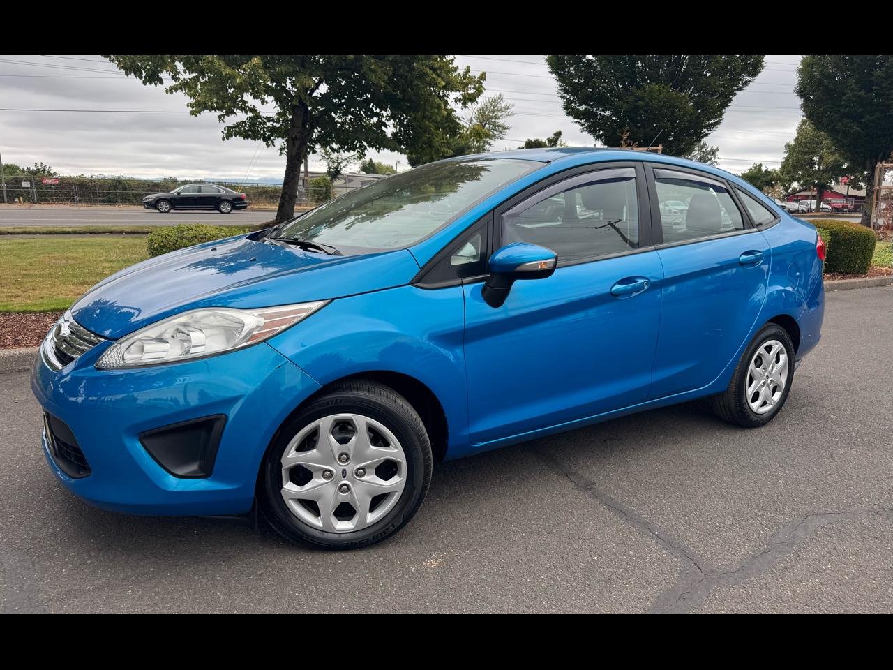 Ford Fiesta 4dr Sdn SE 2013