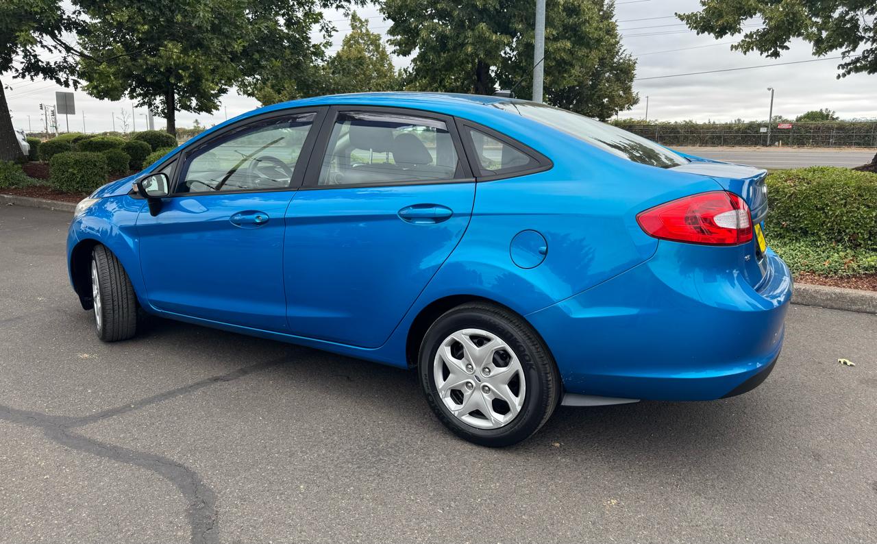 Ford Fiesta 4dr Sdn SE 2013